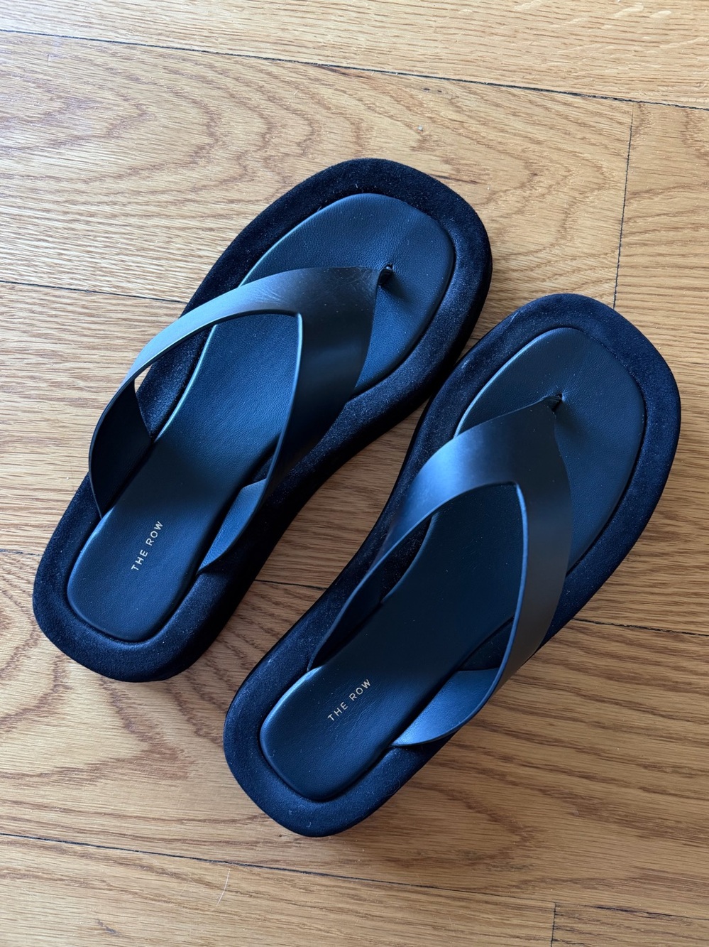 THE ROW GINZA BLACK LEATHER SANDALS